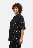 'Noira' Blouse – airy, minimalist & expressive