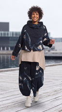 <h5><em><strong>NEU: VELISSE</strong></em></h5><h2><strong>DER GANZE<br/>             LOOK</strong></h2>
